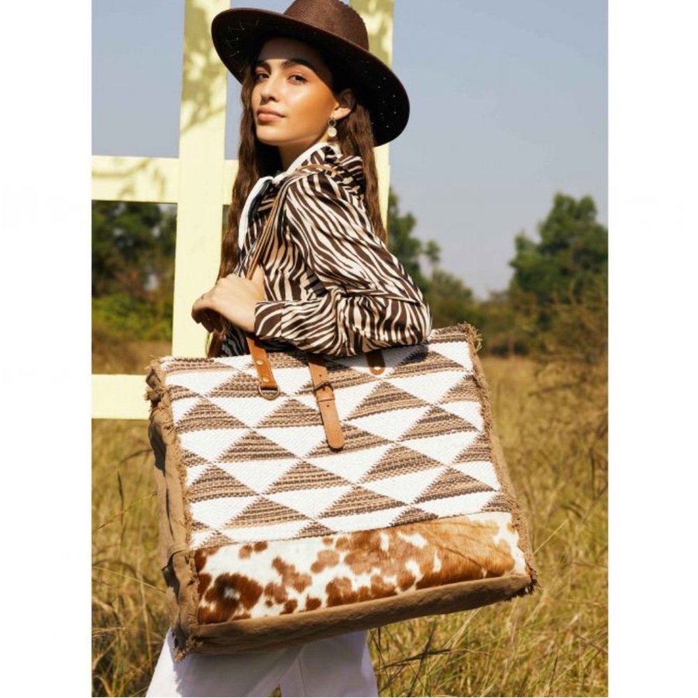 Myra Rhythmic Shapes Weekender Bag